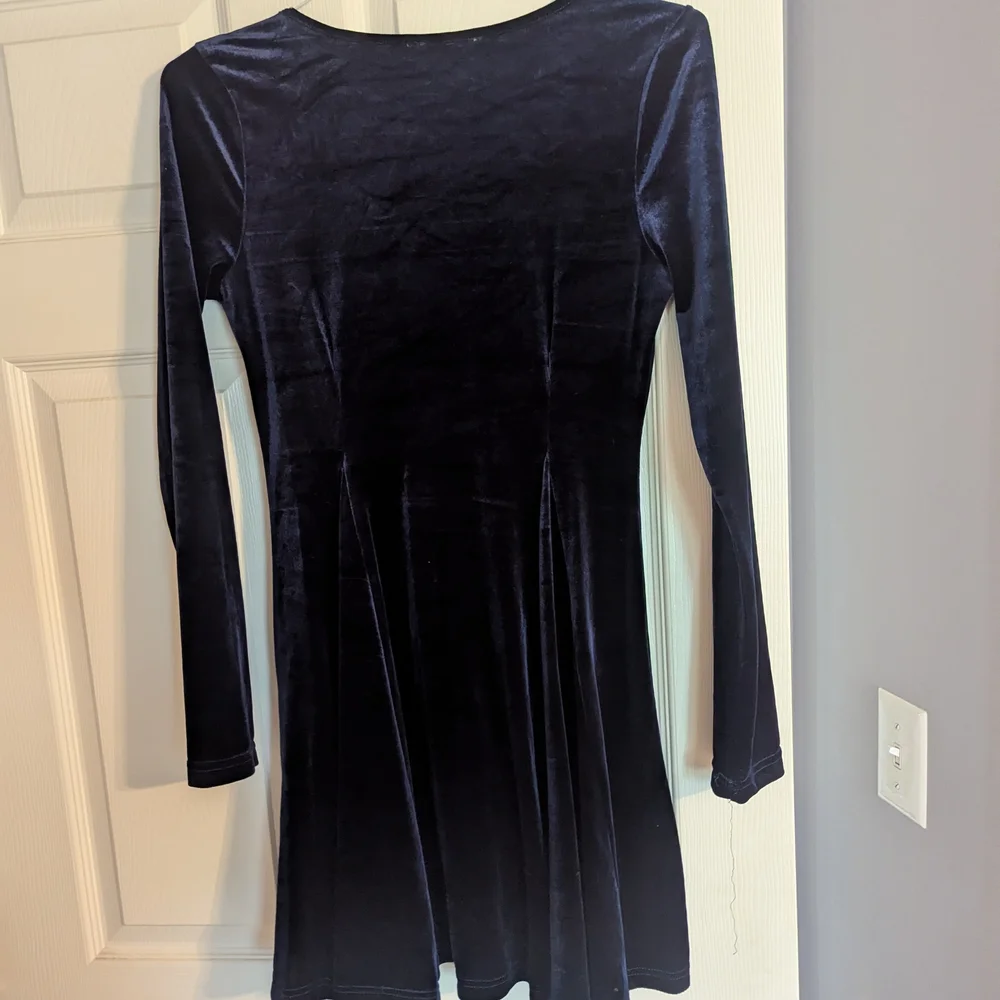Blue Velvet Long sleeve Skater Dress - Picture 5 of 6